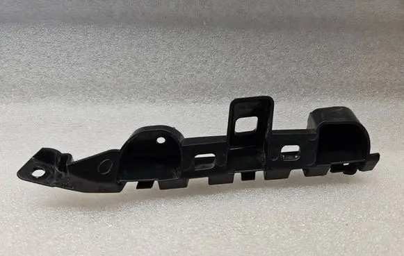 Volkswagen PASSAT B7 Front bumper mounting bracket 3AA807183