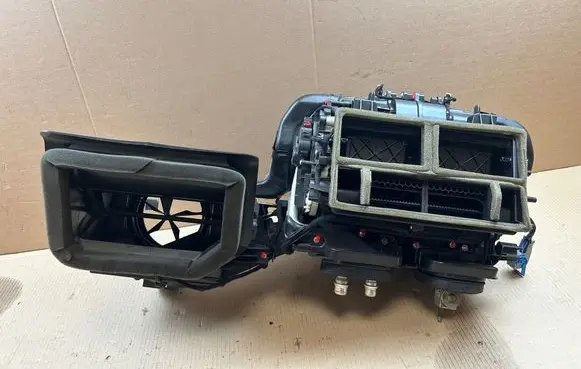 Jeep Wrangler Interior heater climate box assembly 68312947AB