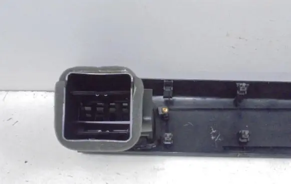 Honda FR-V Dash center air vent grill 77630-SJD-G020
