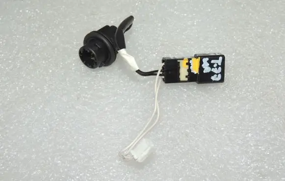Toyota Avensis T270 Tail light bulb cover holder 8158505130