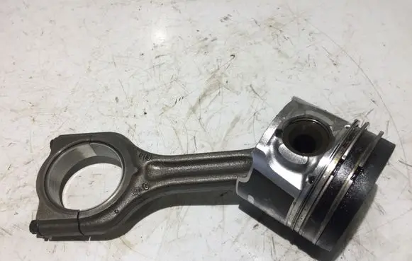 Ford Transit - Tourneo Connect Piston with connecting rod 619