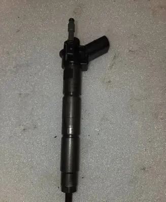 BMW X5 G05 Fuel injector 8571565