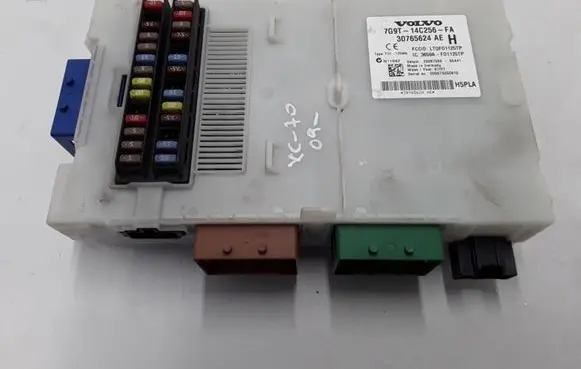 Volvo XC70 Fuse module 30765624AE