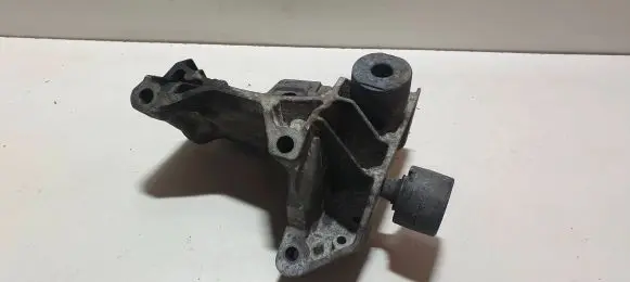 Volvo S80 Engine mounting bracket SG926P096