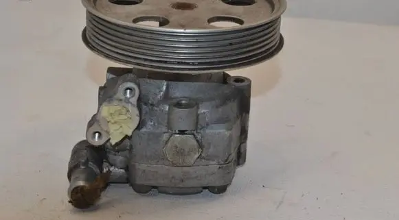 Audi A4 S4 B7 8E 8H Power steering pump 8K0145153F 8X276566 B4911045411