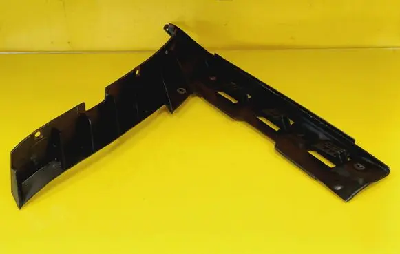 Rear bumper mounting bracket