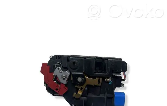 Volkswagen Golf Plus Rear door lock 7L0839016