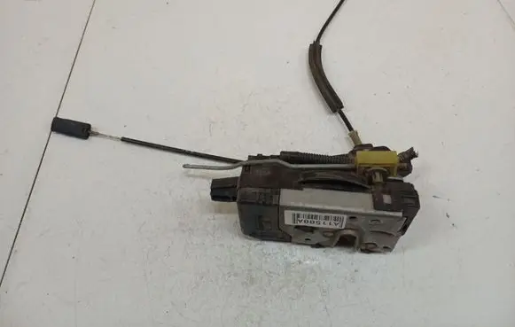 Opel Signum Front door lock 24447341