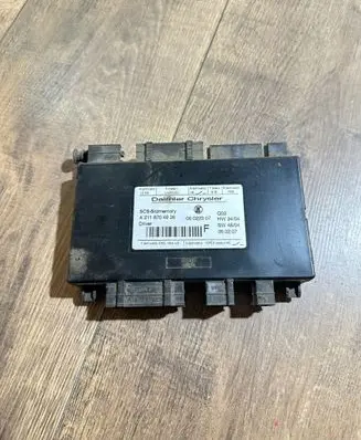 Mercedes-Benz R W251 Seat control module A2118704926 05022307 64875
