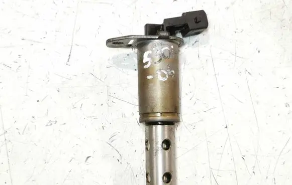 BMW 5 E60 E61 Camshaft vanos timing valve 7585425 13151284