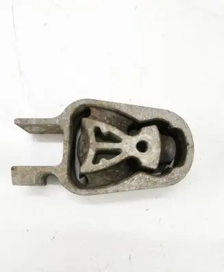 Ford Mondeo MK IV Engine mount bracket