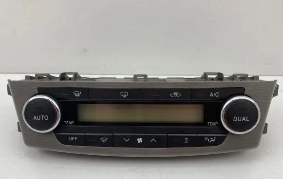 Toyota Avensis T270 Climate control unit 5590005450