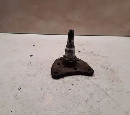 Volkswagen Golf III Stub axle 