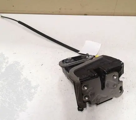 Opel Astra K Front door lock 915C3039071A
