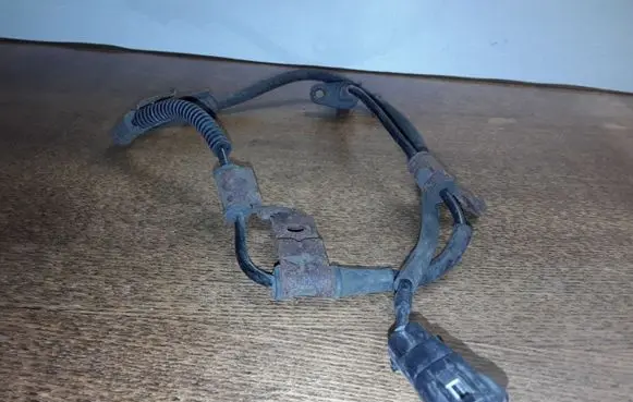 Hyundai Sonata ABS brake wheel speed sensor 598303K000