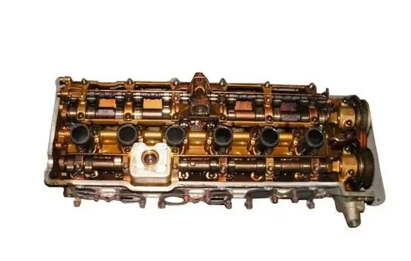 BMW 7 E65 E66 Engine head 7598762