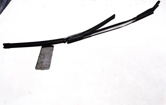 Volkswagen Transporter - Caravelle T5 Front wiper blade arm 7E2955409B