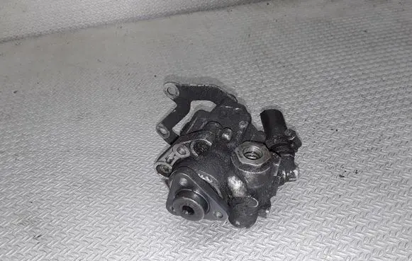 BMW 5 E39 Power steering pump