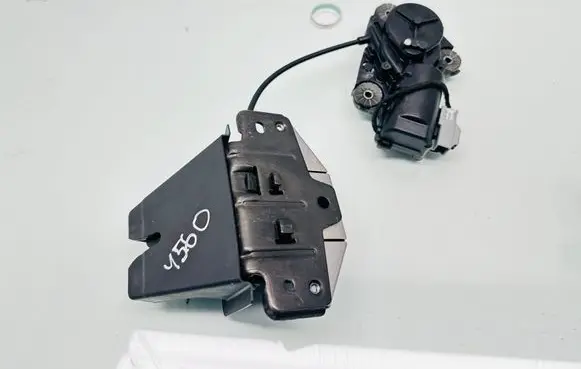 Volvo V90 Cross Country Tailgate/trunk/boot lock/catch/latch