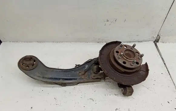 Rear wheel hub spindle/knuckle