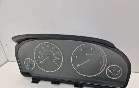 BMW 5 F10 F11 Speedometer (instrument cluster) 9255591 2000113266 25811511