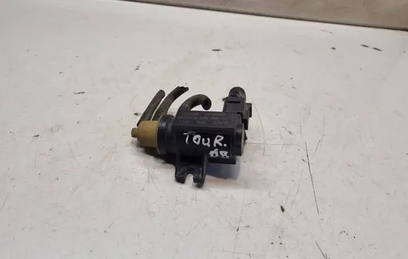 Volkswagen Touran I Turbo solenoid valve 1K0906627A 08T003 70086800
