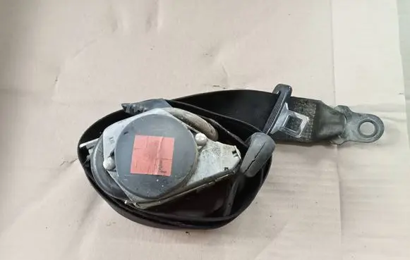 Volkswagen Transporter - Caravelle T4 Front seatbelt 7D0857805