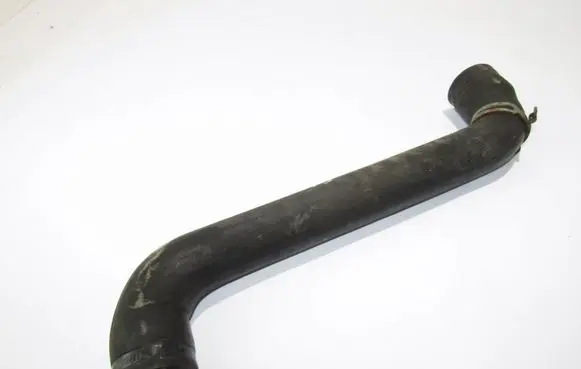 Mercedes-Benz Vito Viano W639 Engine coolant pipe/hose A6395014382