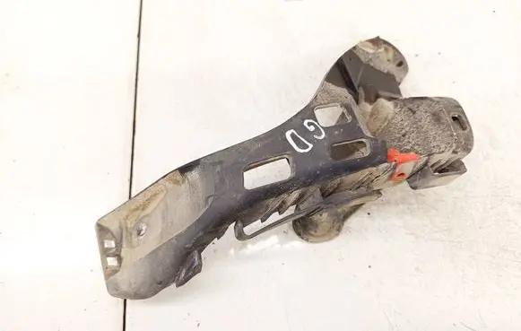 Opel Astra H Rear bumper mounting bracket 331883181
