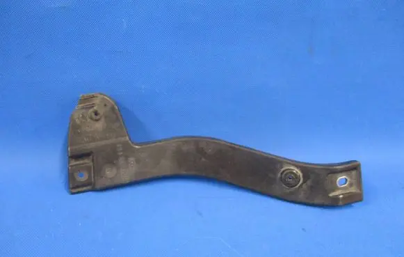 Audi A4 S4 B7 8E 8H Front bumper mounting bracket 8E0807204B