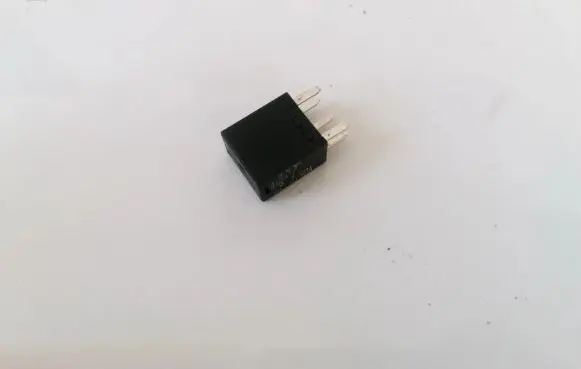 Chrysler Pacifica Other relay 56049018ab 0431301b