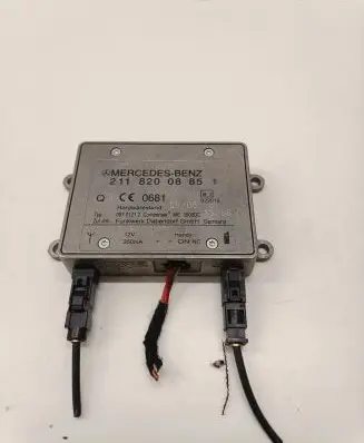 Mercedes-Benz R W251 Antenna control unit 2118200885