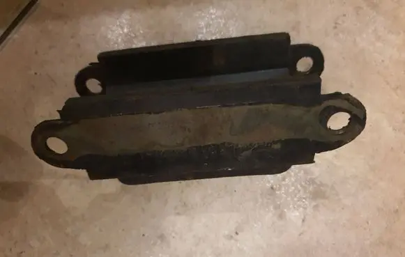 Moskvich 2140 Gearbox mount 