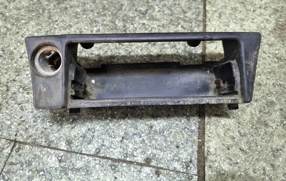 BMW 3 E30 Ashtray (front) 1929459