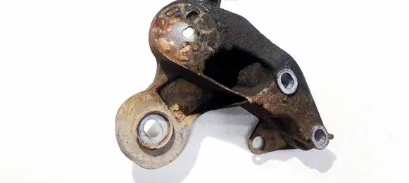 Audi A6 S6 C6 4F Engine mounting bracket 4F0199352E