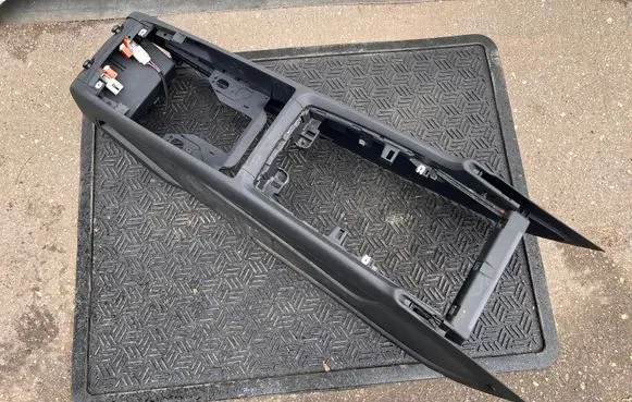Audi Q7 4L Center console