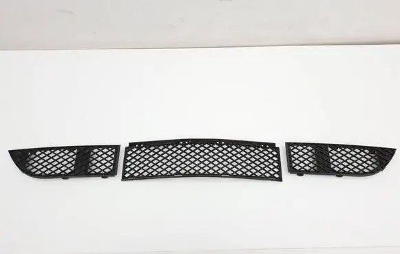 BMW 7 E65 E66 Front bumper lower grill 7135563 72758411 7135564