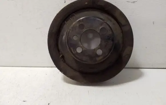 Volkswagen Golf III Crankshaft pulley 028105253A