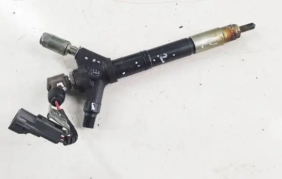 Toyota Auris 150 Fuel injector 236700R040