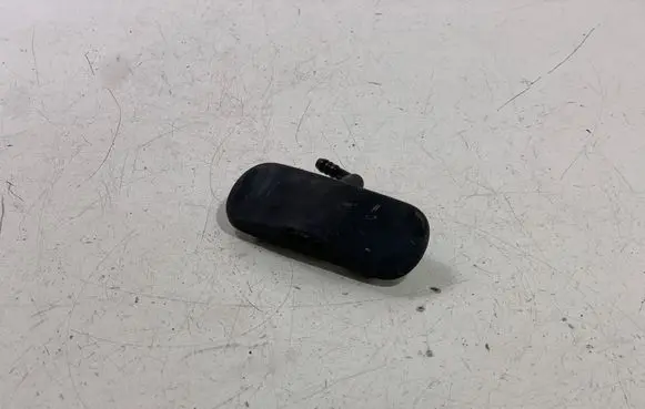 Windshield washer spray nozzle