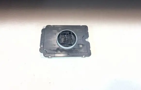 Volvo EX30 Voltage converter/converter module 8892563031D