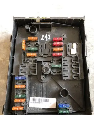 Volkswagen Golf V Fuse module 1K0937125A