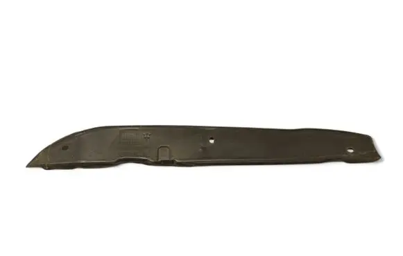 Maserati Levante Fender end trim 670032469