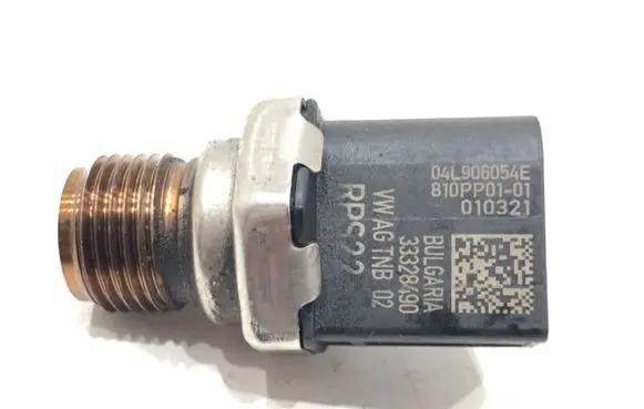 Volkswagen Golf VII Fuel pressure sensor 04L906054E