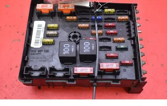 Volkswagen PASSAT CC Fuse box set 3C0937125