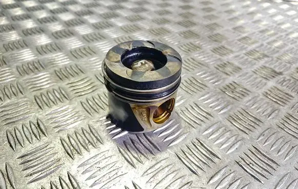 Mercedes-Benz Vito Viano W639 Piston 150690209211X