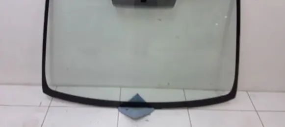 Toyota Corolla E120 E130 Front windscreen/windshield window 