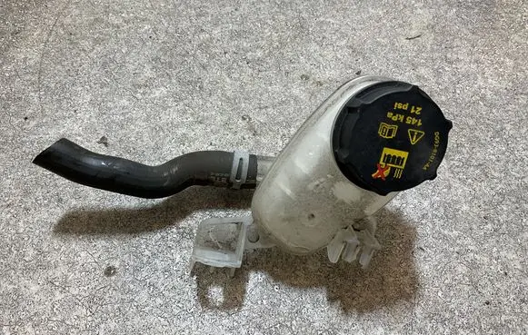 Ford Focus Coolant expansion tank/reservoir JX618A080E 080Y819XF