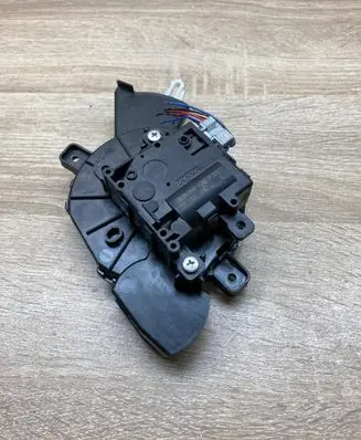 Toyota Yaris XP210 Air flap motor/actuator 0638002242