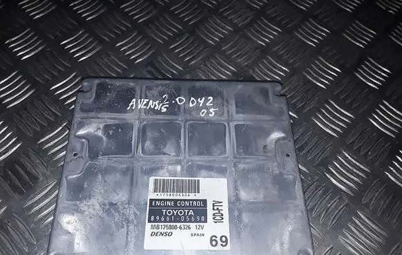 Toyota Avensis T250 Engine control unit/module 8966105690